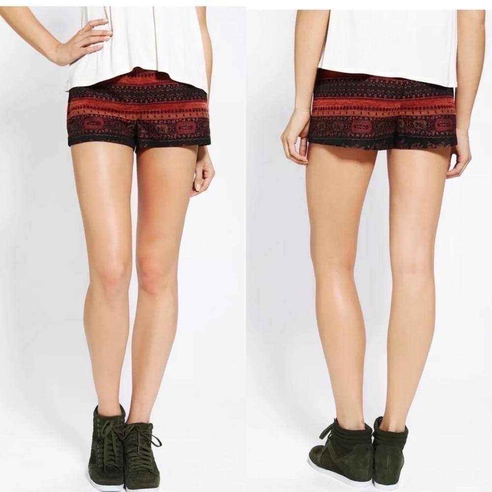 4 for $20 SALE! BB Dakota Ester High Waisted Jacquard Short, Burgundy, Size 6